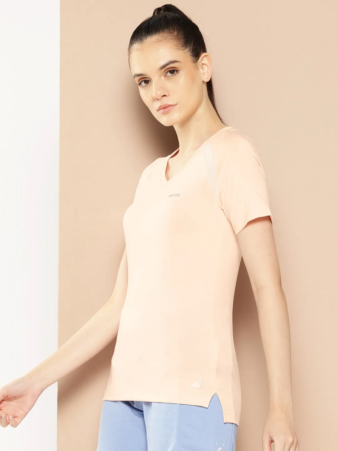 Alcis Women Peach-Coloured Solid Round Neck Training T-shirt