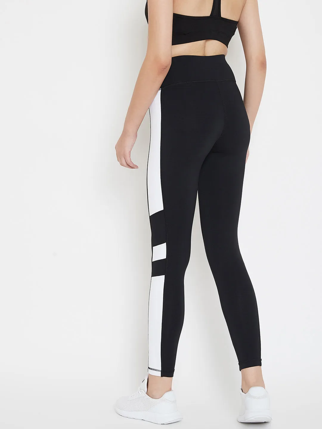 JUMP USA Women Black & White Colourblocked Active Wear Tights