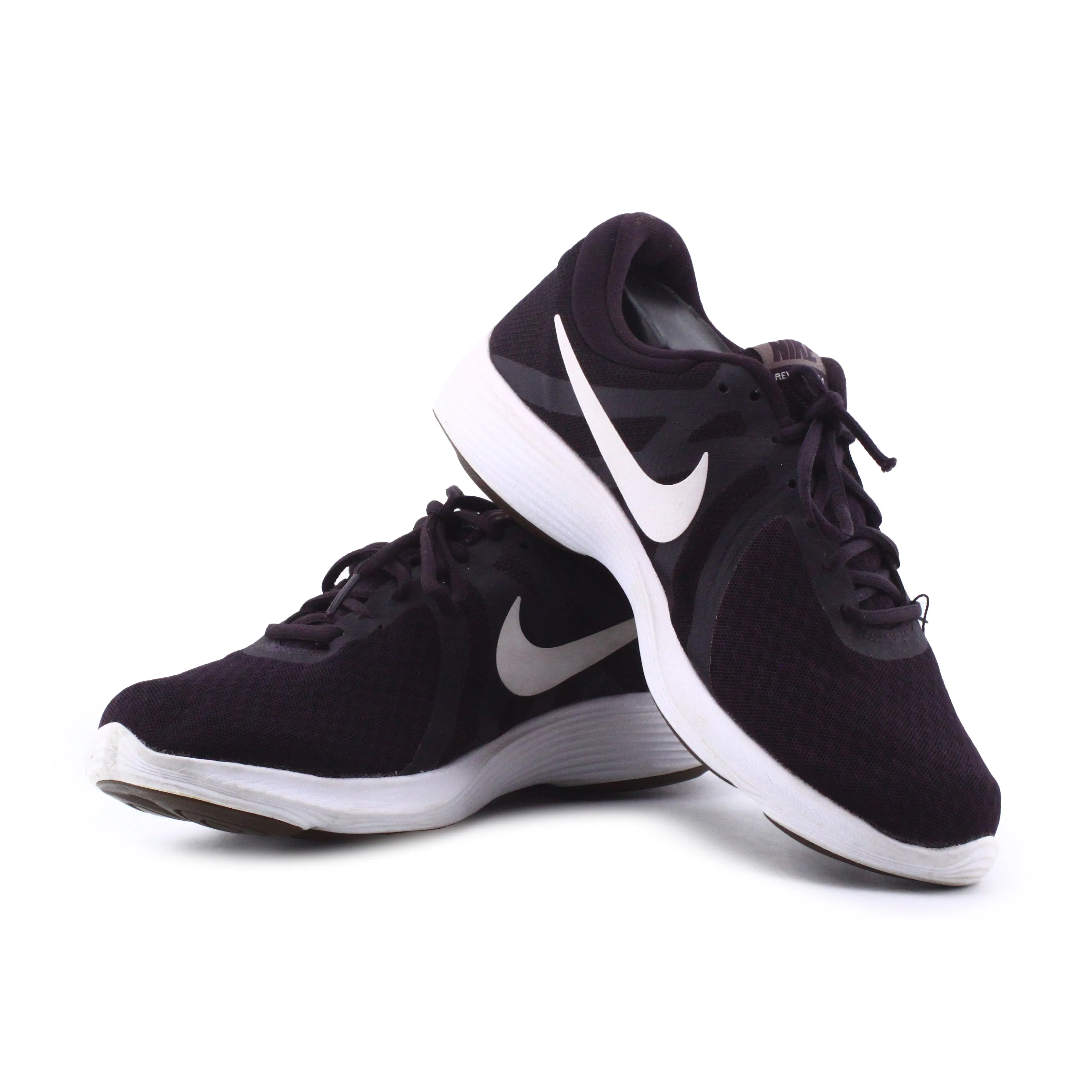 Nike Revolution 4